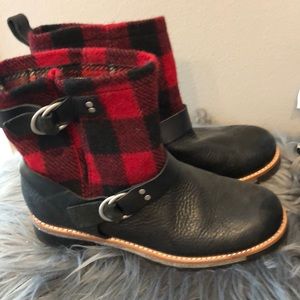 Wool rich new condition plaid booties